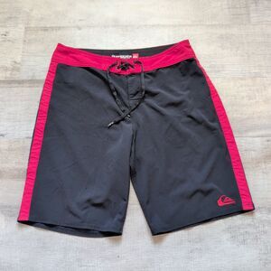 Quiksilver Mens Size 34 Swim Trunks Board Shorts Black Red